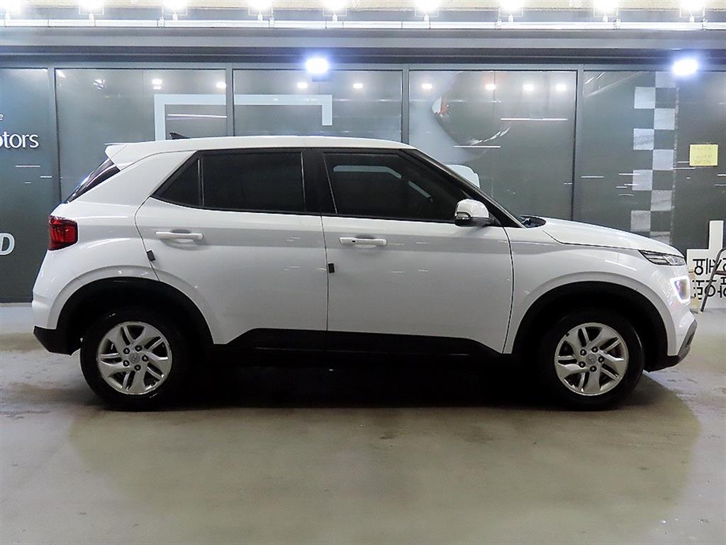 HYUNDAI Venue - Vista 3