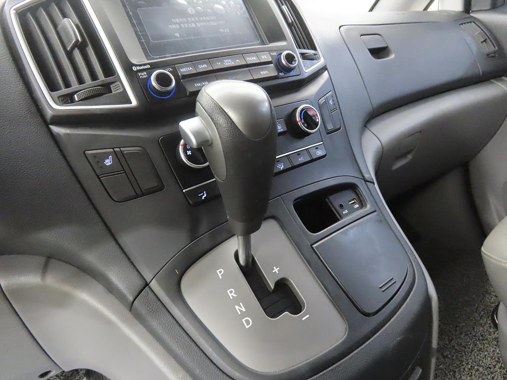 HYUNDAI Starex - Vista 11
