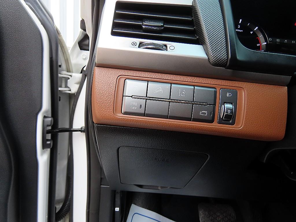 Ssangyong Rexton - Vista 12