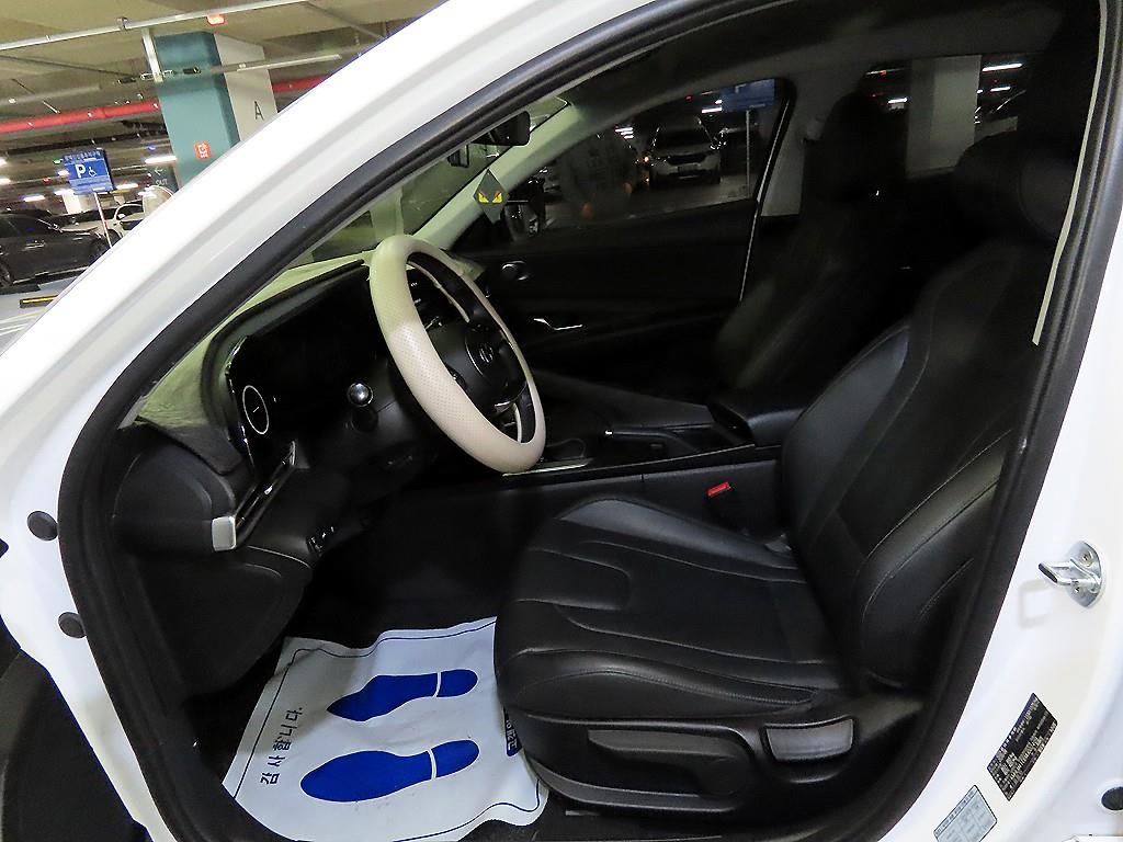 HYUNDAI Avante - Vista 6