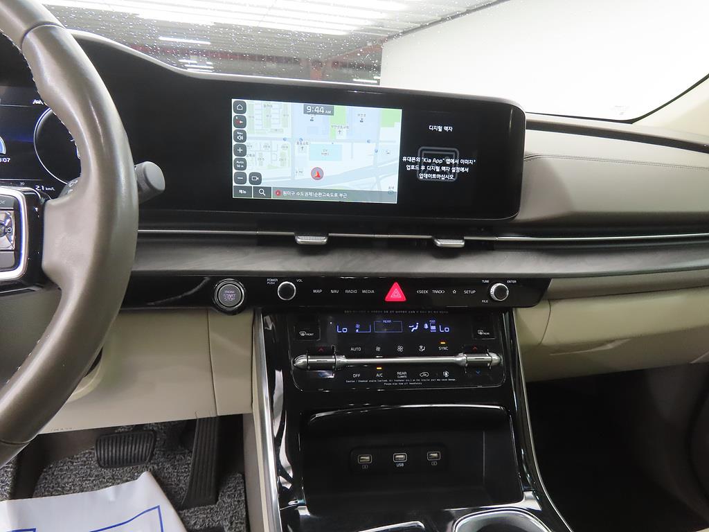 KIA Carnival - Vista 11