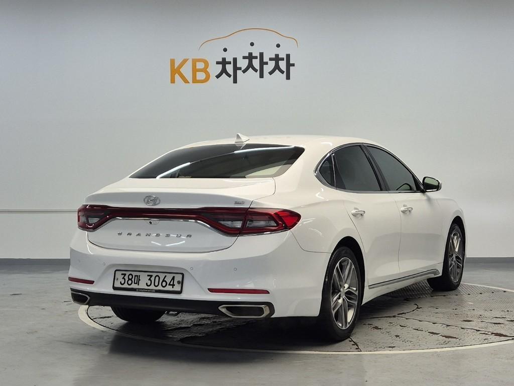 HYUNDAI Grandeur - Vista 3