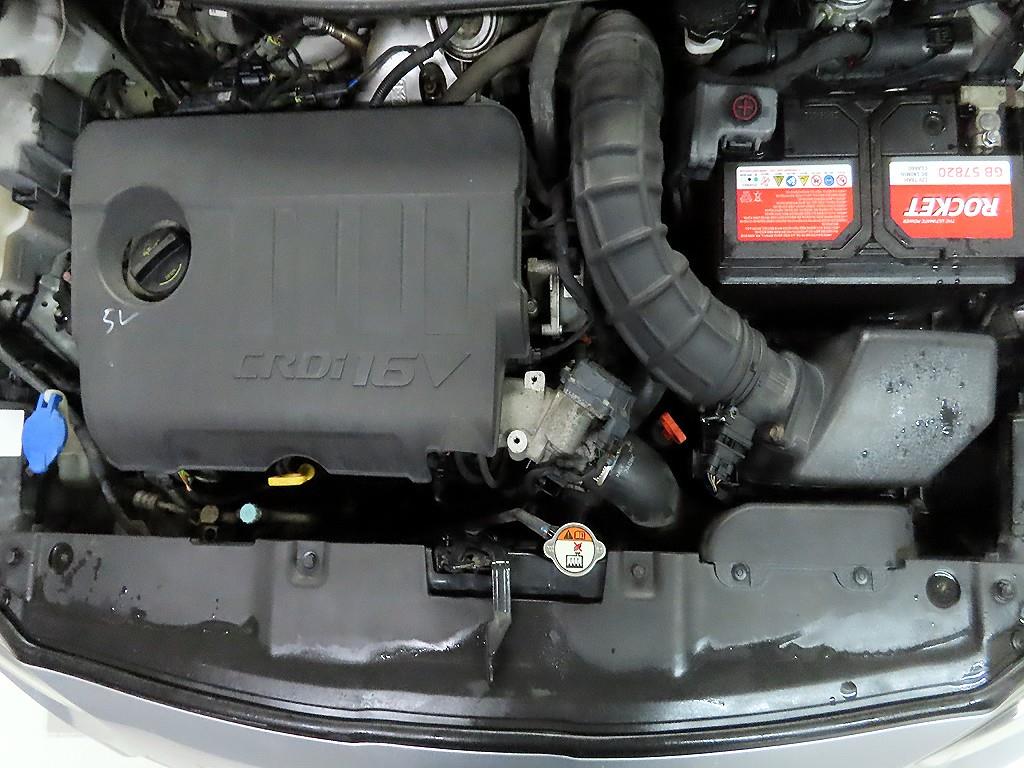 HYUNDAI Accent 2015 Plateado - Importación desde Corea - HF Imports Iquique - Foto 20