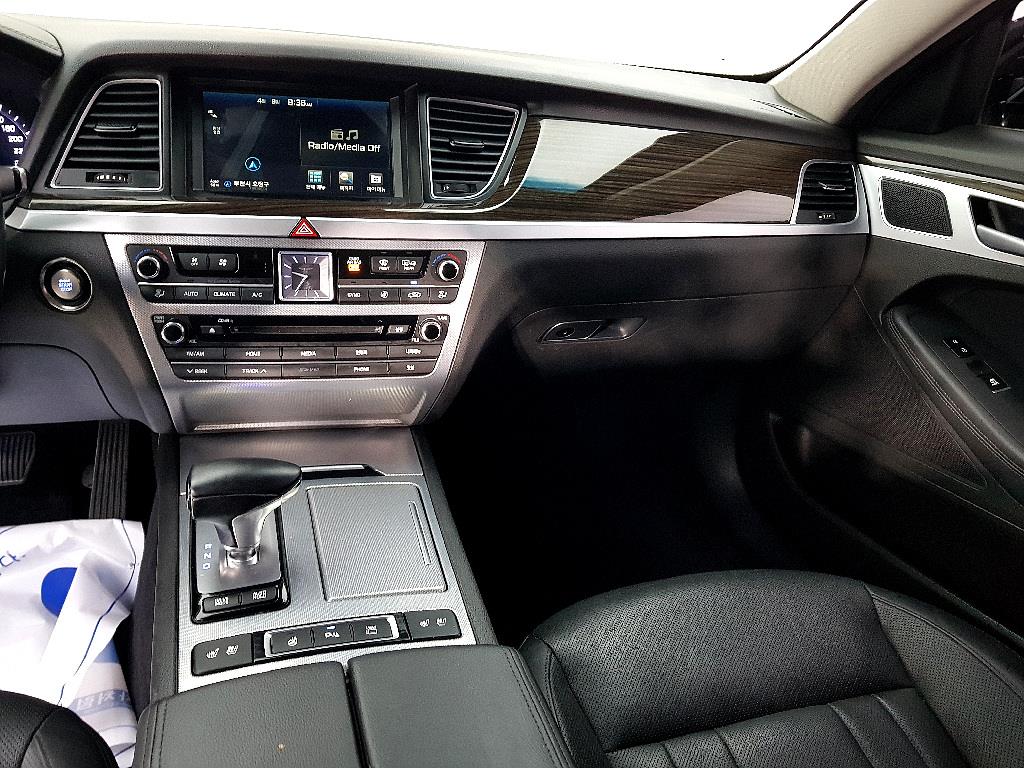 Genesis G80 - Vista 10