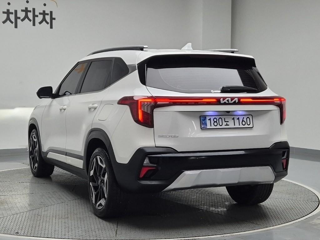 KIA Seltos - Vista 4