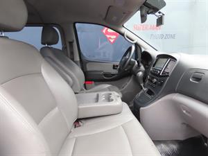 HYUNDAI Starex - Vista 12