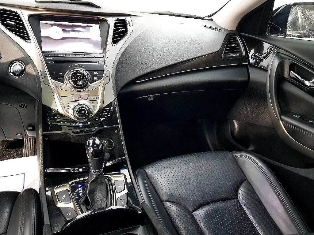 HYUNDAI Grandeur - Vista 10