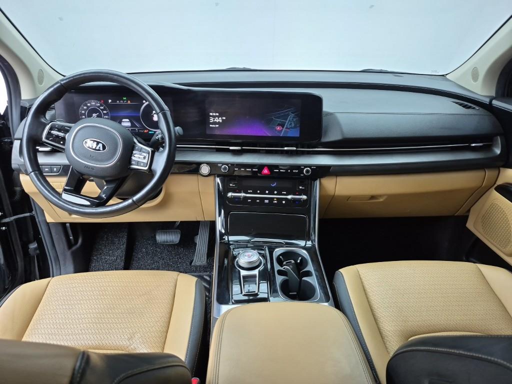 KIA Carnival - Vista 5