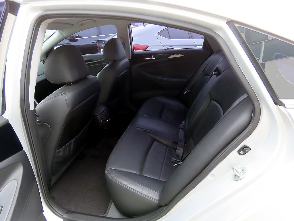 HYUNDAI Sonata - Vista 6