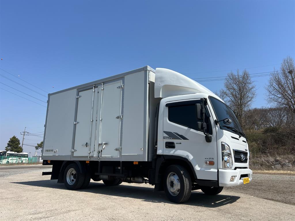 medium and large cargo truck 2017 Blanco - Importación desde Corea - HF Imports Iquique - Foto 1