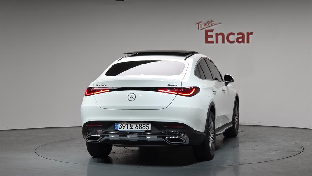 Mercedes Benz GLC Class - Vista 4