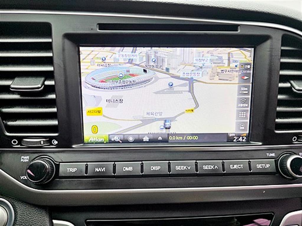 HYUNDAI Avante - Vista 9