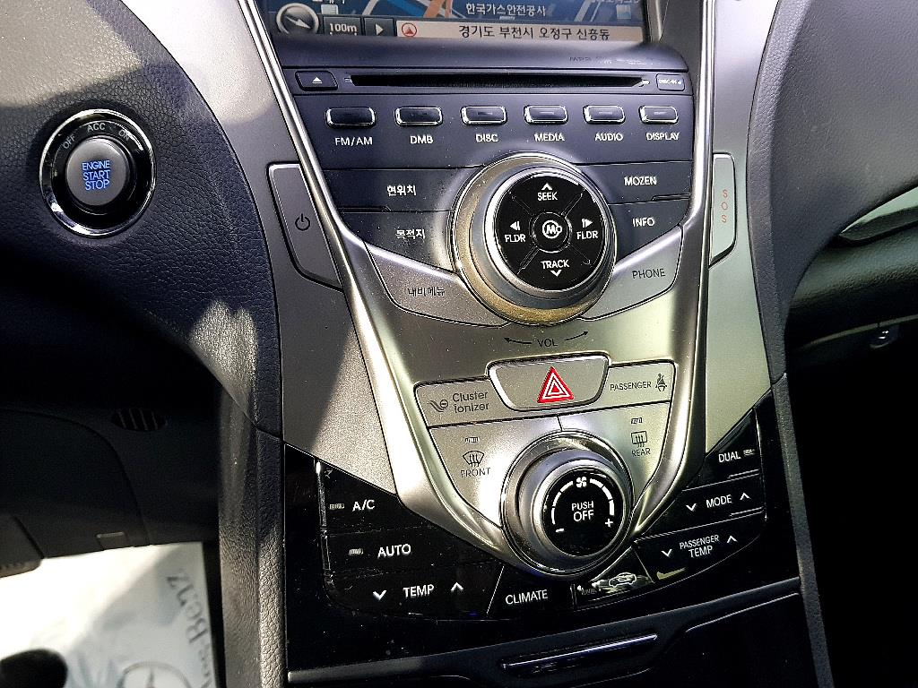 HYUNDAI Grandeur - Vista 12