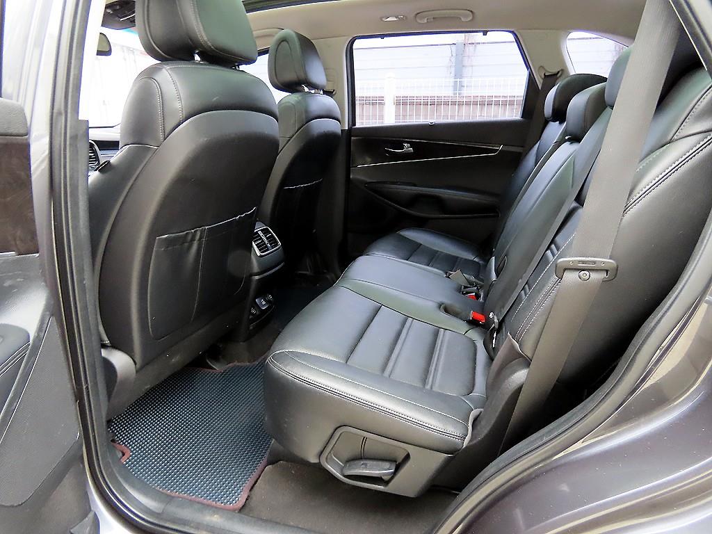 KIA Sorento - Vista 6