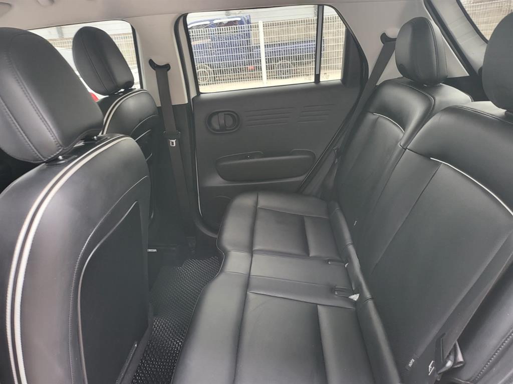 HYUNDAI Casper - Vista 6