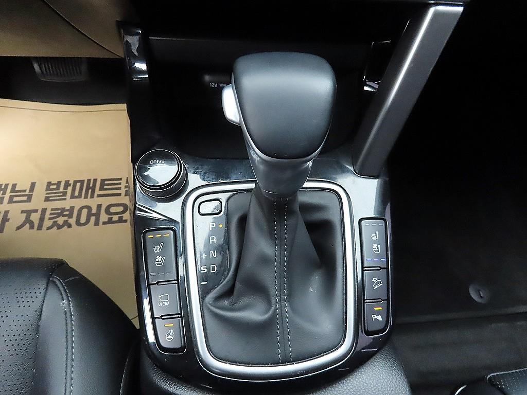 KIA Seltos - Vista 10