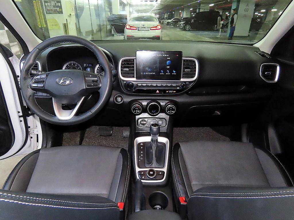 HYUNDAI Venue - Vista 10