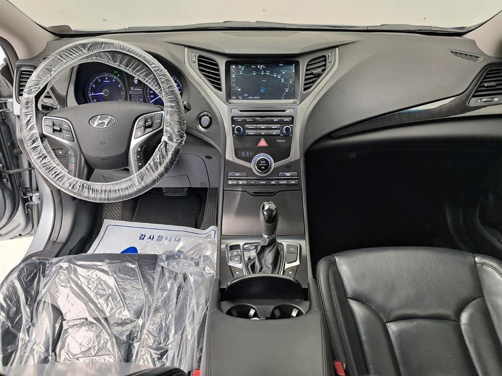 HYUNDAI Grandeur - Vista 11