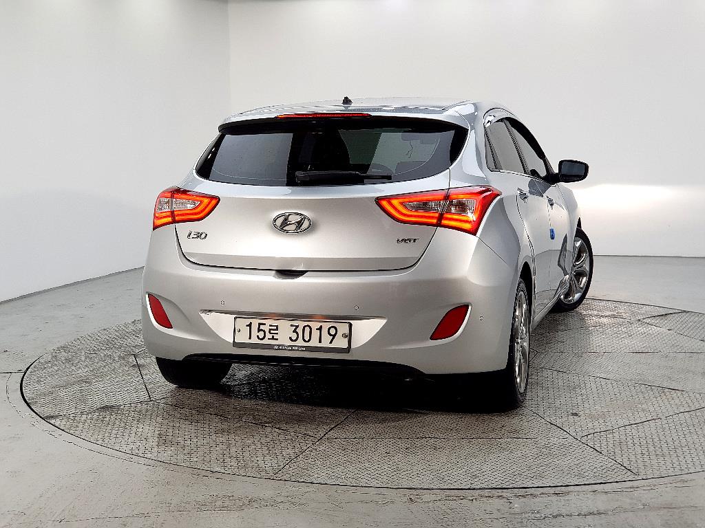 HYUNDAI i30 - Vista 3