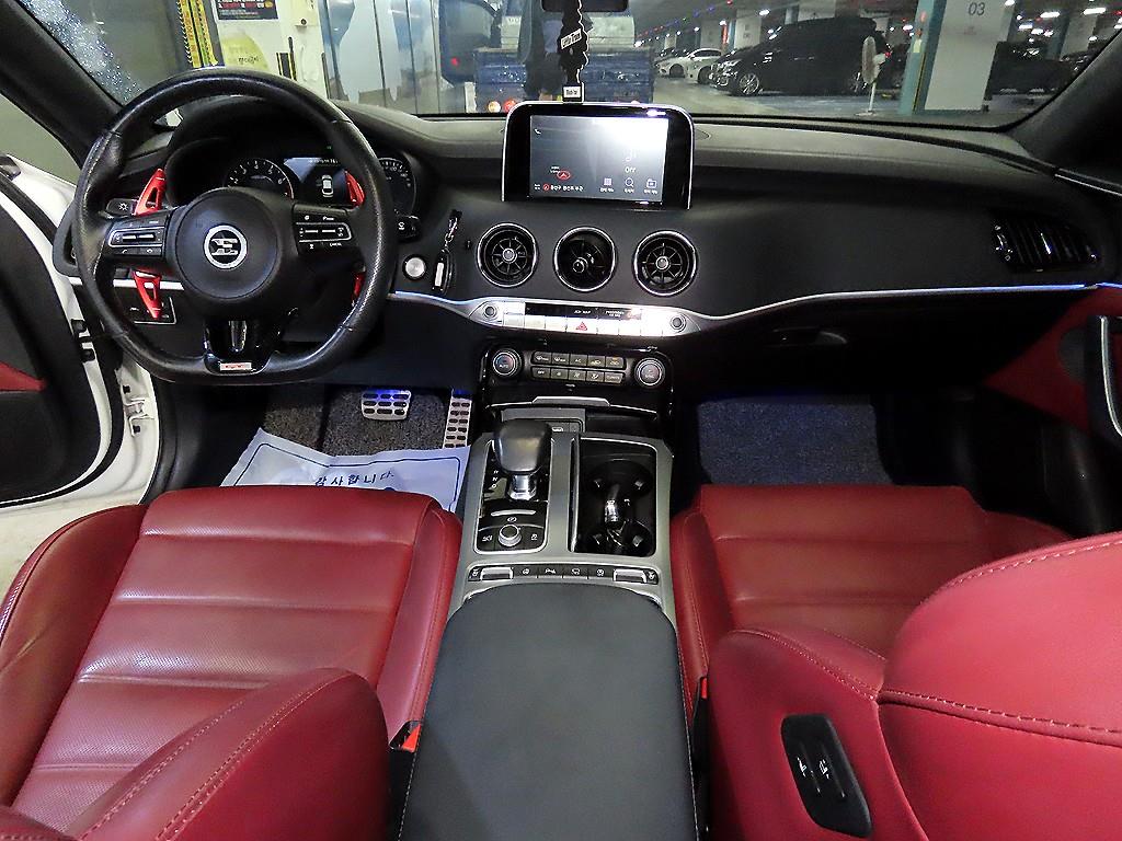 KIA Stinger - Vista 10