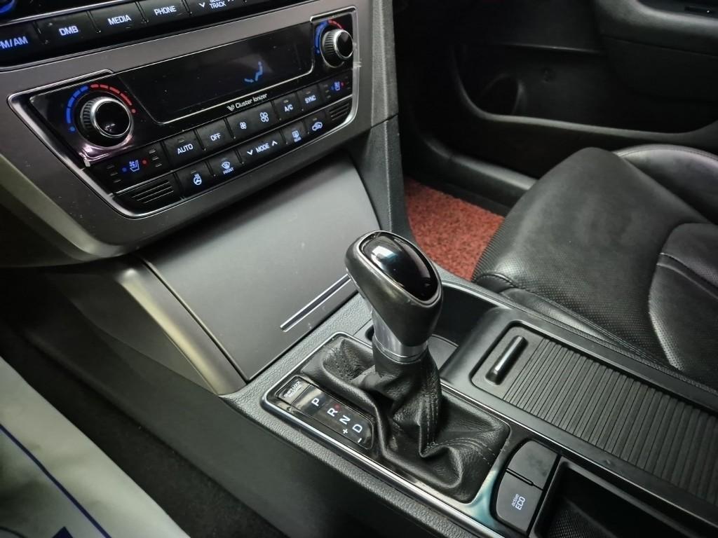 HYUNDAI Sonata - Vista 8