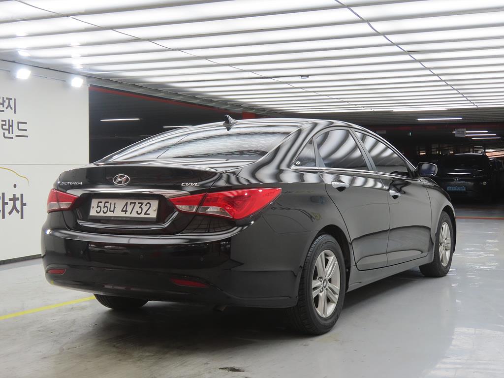 HYUNDAI Sonata - Vista 4