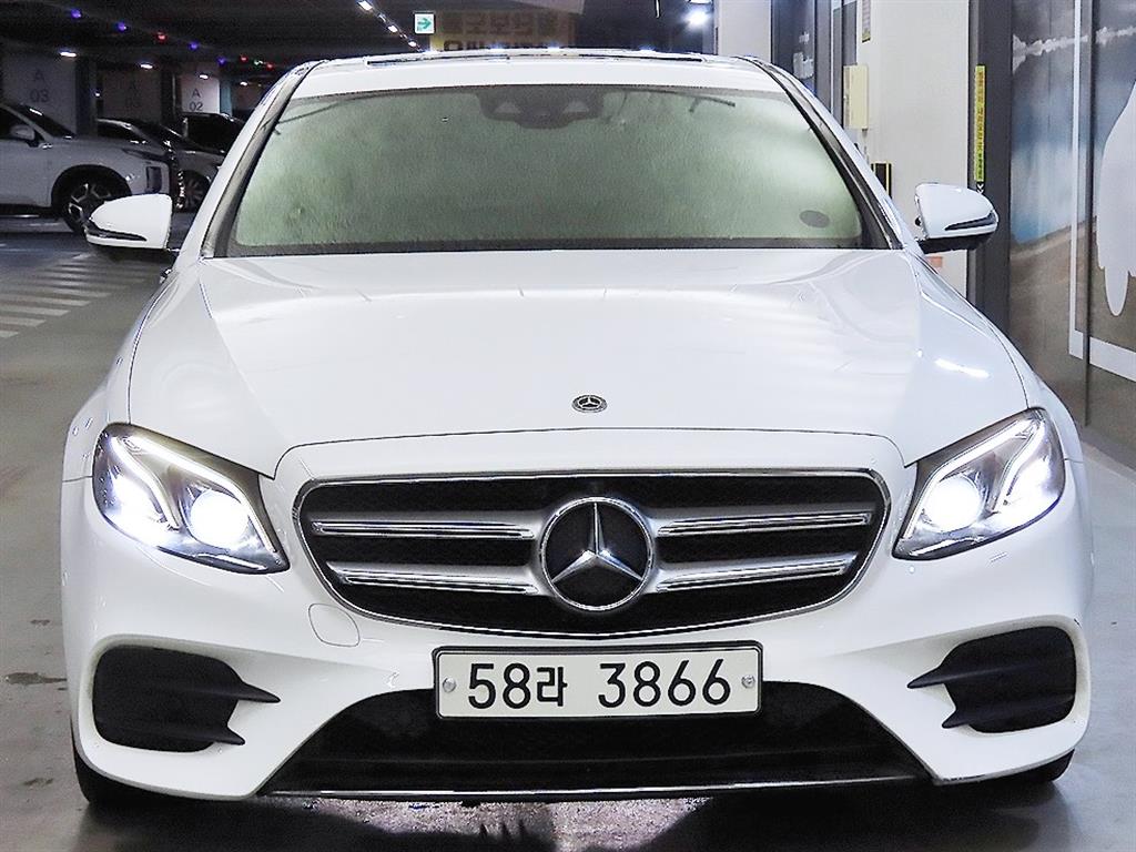 Mercedes Benz E class - Vista 2