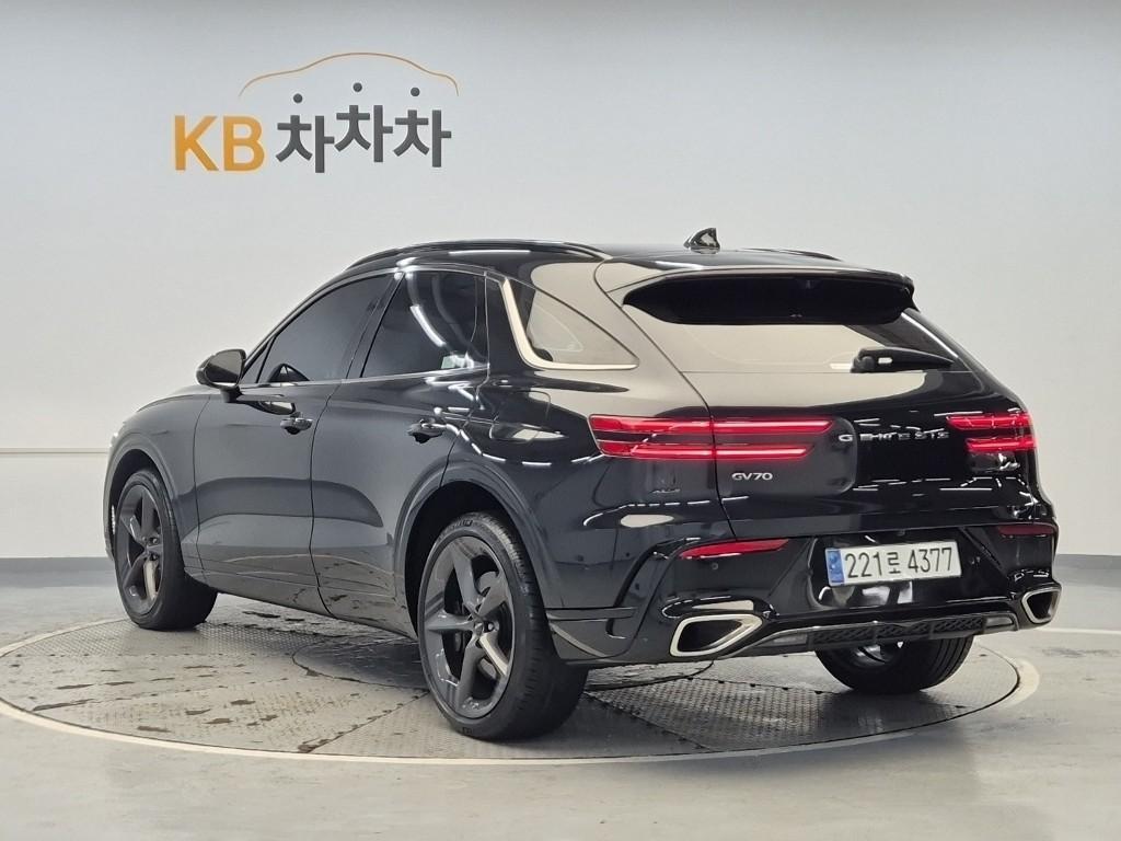 Genesis GV70 - Vista 2