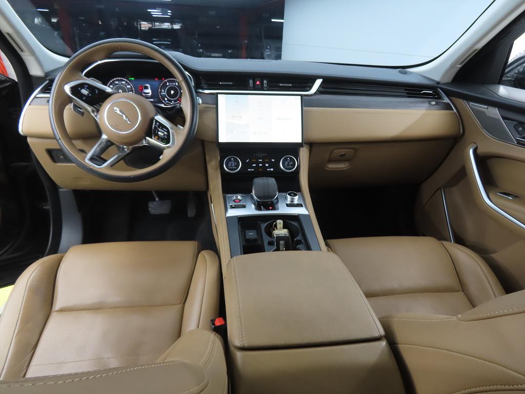 Jaguar F-PACE - Vista 7