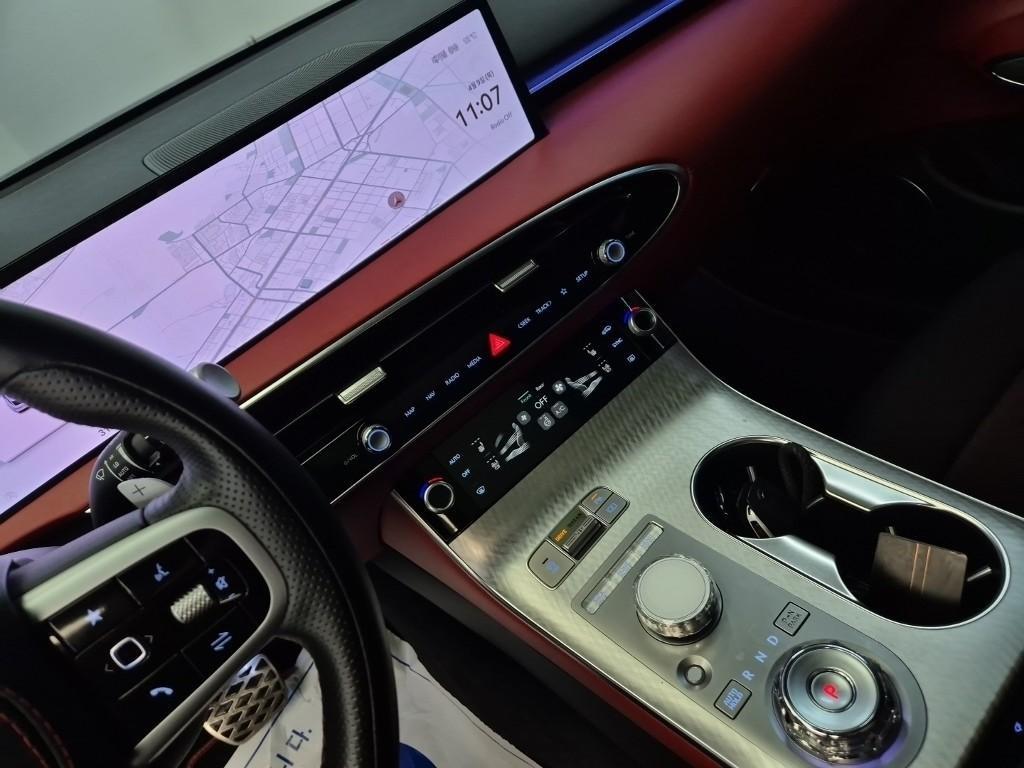 Genesis GV70 - Vista 10