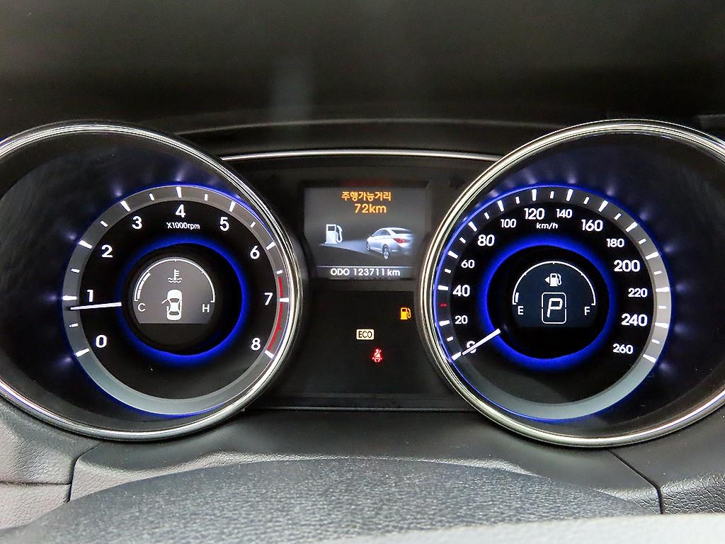 HYUNDAI Sonata - Vista 9