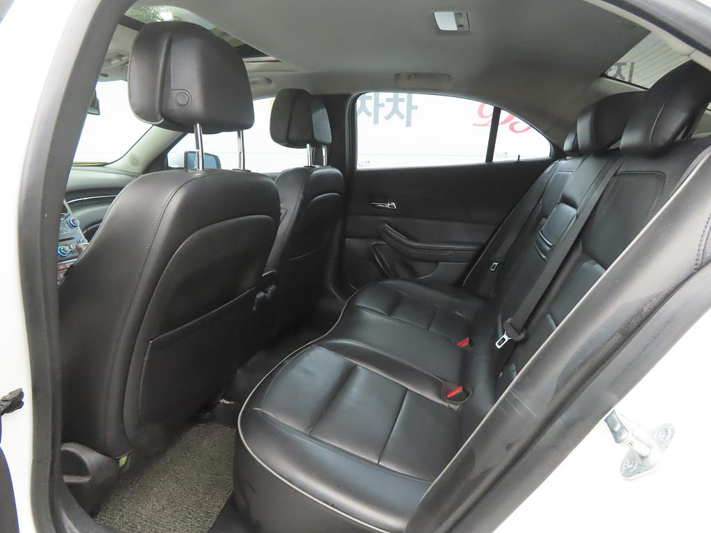 Chevrolet Malibu - Vista 6