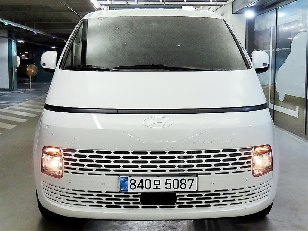 HYUNDAI Staria - Vista 2