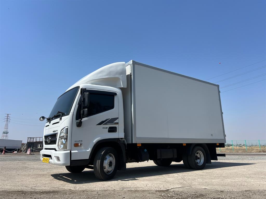 medium and large cargo truck - Vista 2