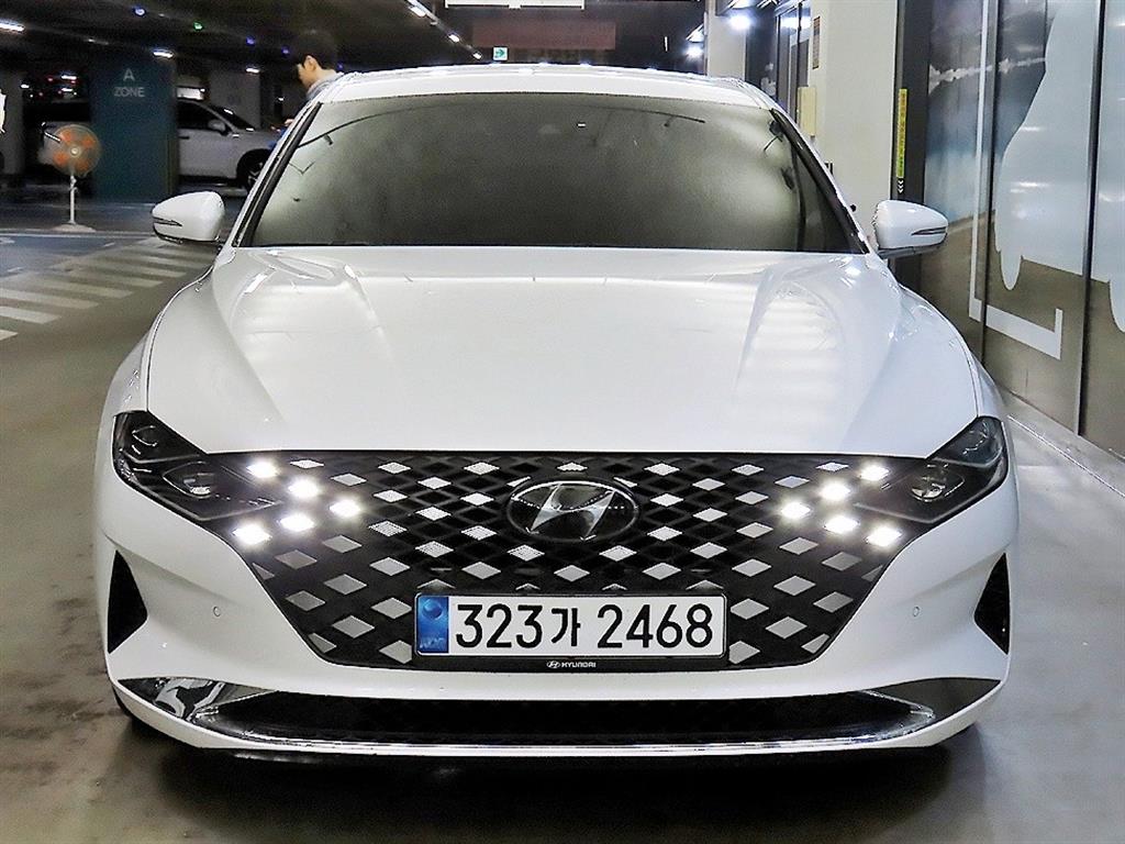 HYUNDAI Grandeur - Vista 2