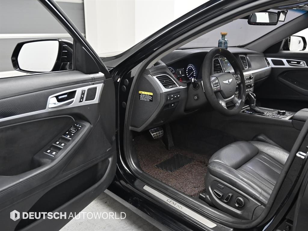 HYUNDAI Genesis - Vista 11