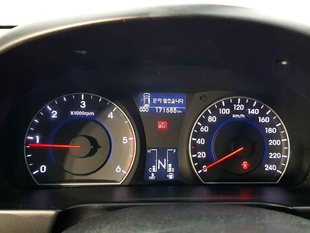 HYUNDAI i30 - Vista 7