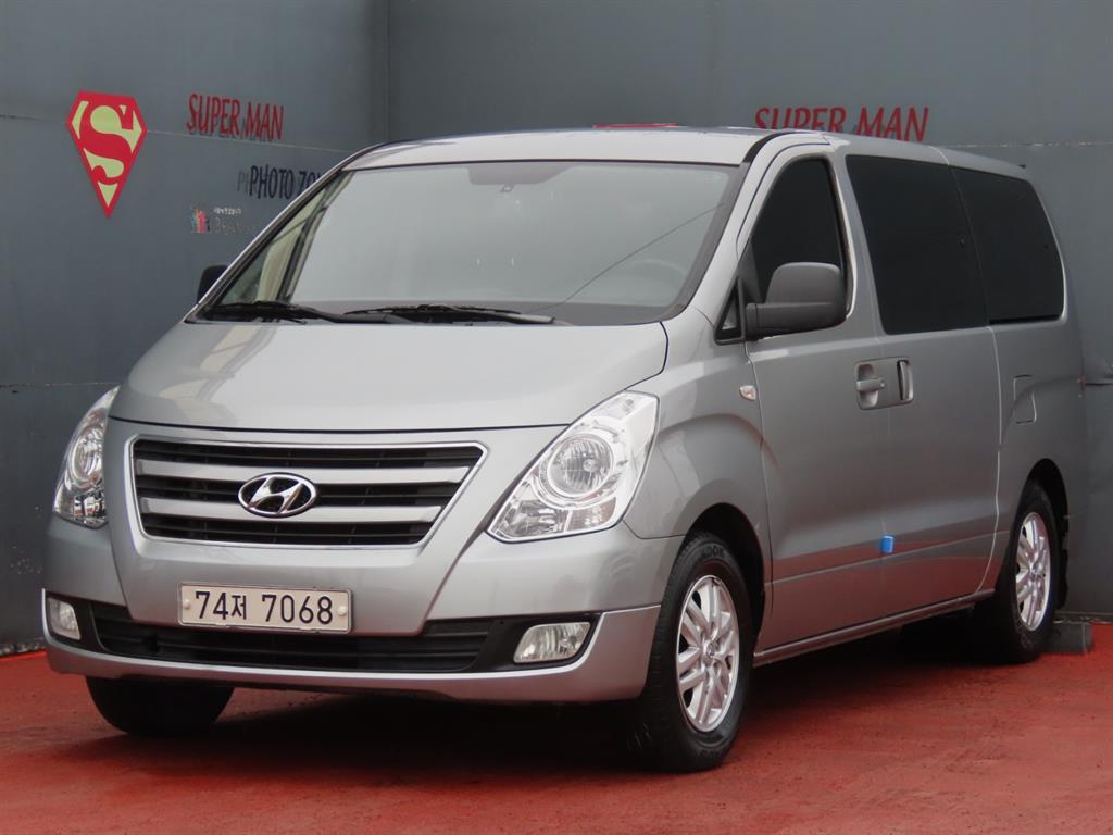 HYUNDAI Starex 2017 Plateado - Importación desde Corea - HF Imports Iquique - Foto 1