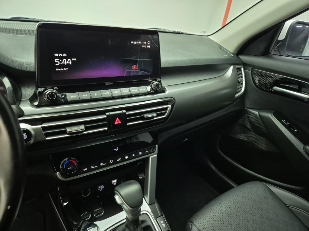 KIA Seltos - Vista 10