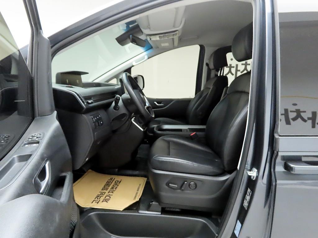 HYUNDAI Staria - Vista 12