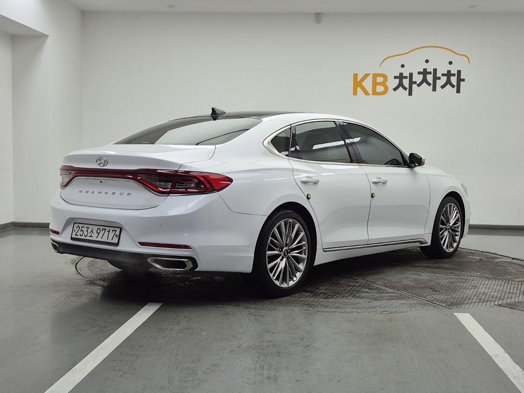 HYUNDAI Grandeur - Vista 4