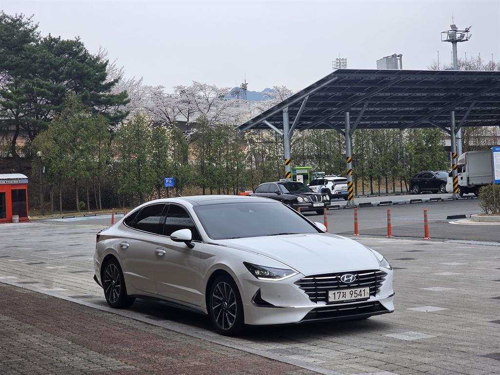 HYUNDAI Sonata - Vista 2