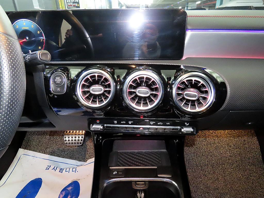 Mercedes Benz CLA Class - Vista 11