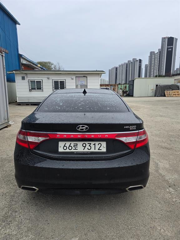 HYUNDAI Grandeur - Vista 2