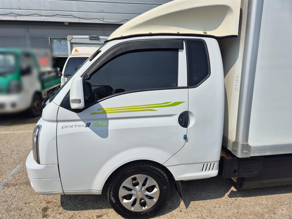 [소형화물][내장탑]포터2 (EV) 1.0톤/슈퍼캡/초장축 - миниатюра 8