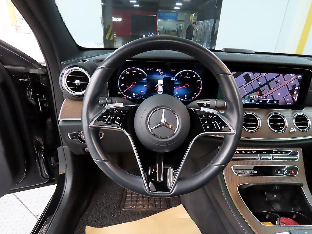 Mercedes Benz E class - Vista 9