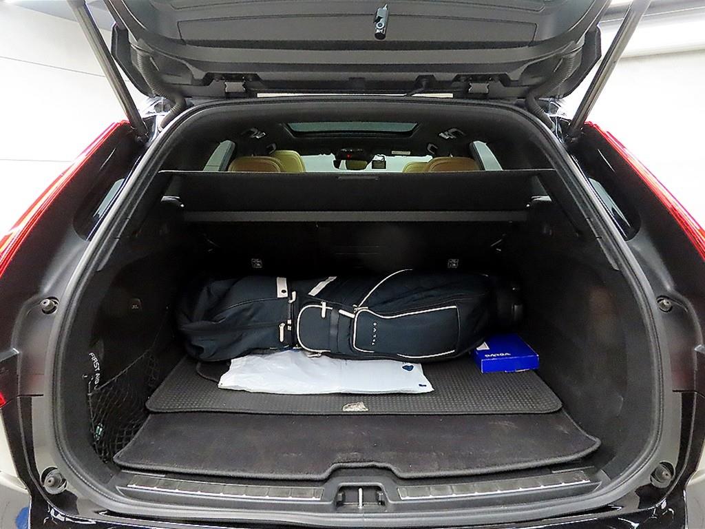 Volvo XC60 2020 Negro - Importación desde Corea - HF Imports Iquique - Foto 18