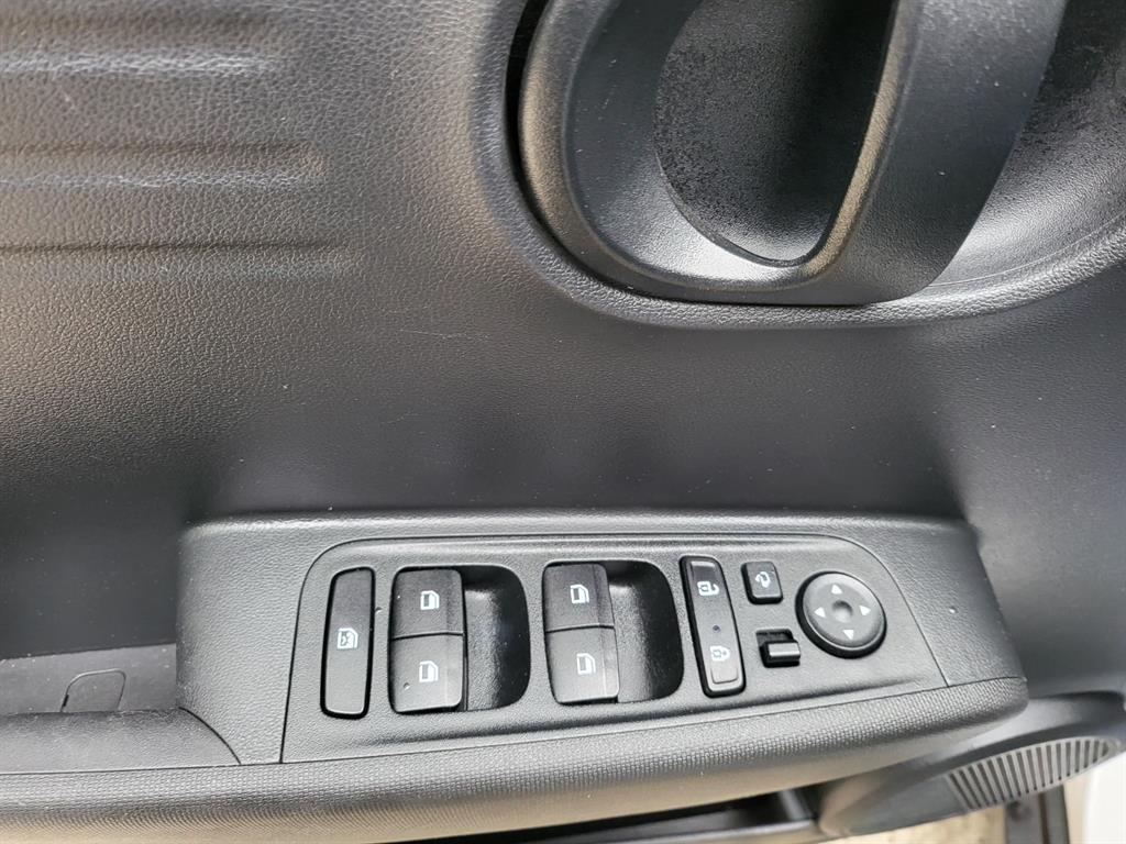 HYUNDAI Casper - Vista 10