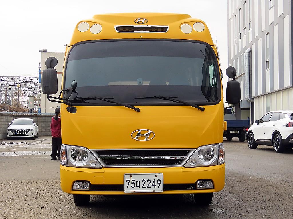 medium and large bus Hyundai bus 2009 Amarillo - Importación desde Corea - HF Imports Iquique - Foto 1