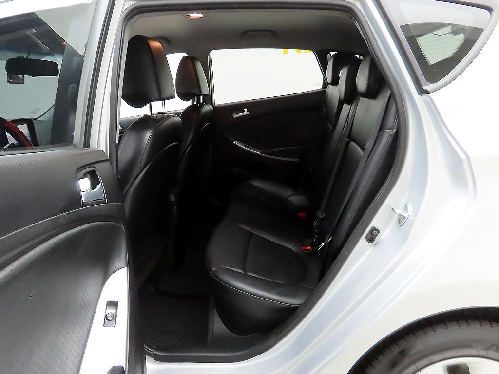 HYUNDAI Accent 2015 Plateado - Importación desde Corea - HF Imports Iquique - Foto 14